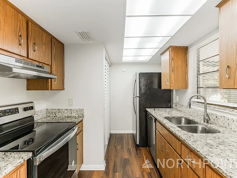601 Highview Ter S — Photo 6
