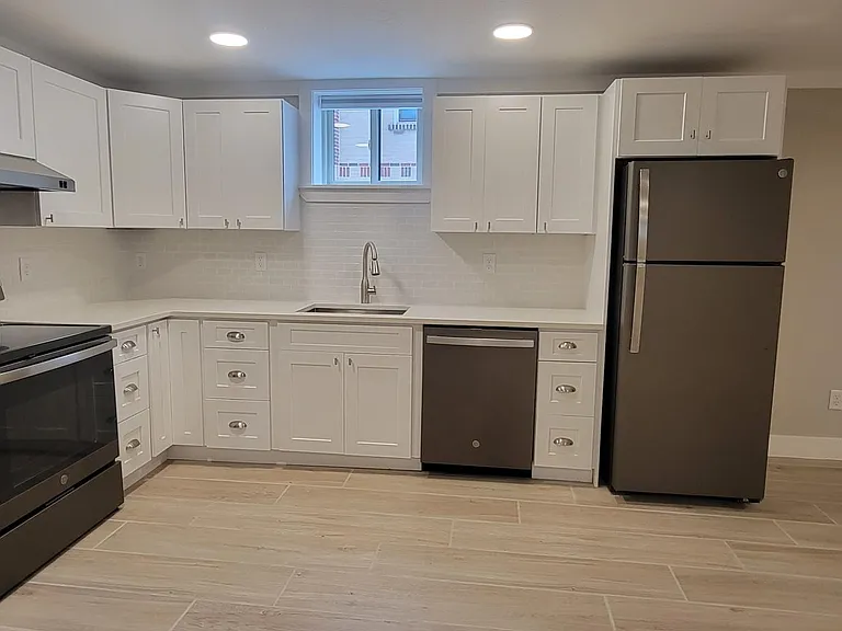 1584 Meade St — Photo 9