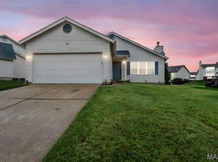 14428 Williamsburg Manor Dr, Florissant, MO 63034