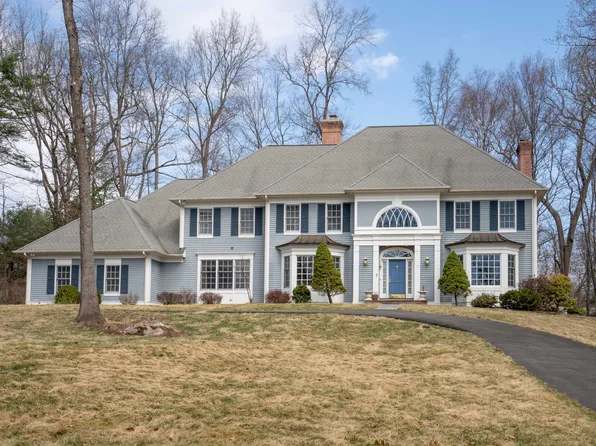 7 Brighton Lane, Simsbury, CT 06070