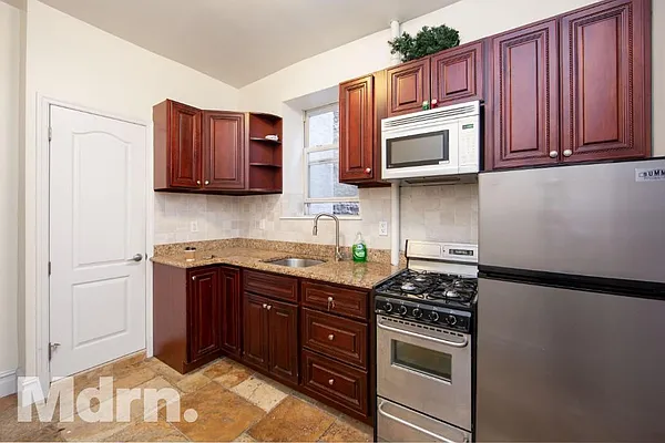 Rented by Mdrn Residential | media 2