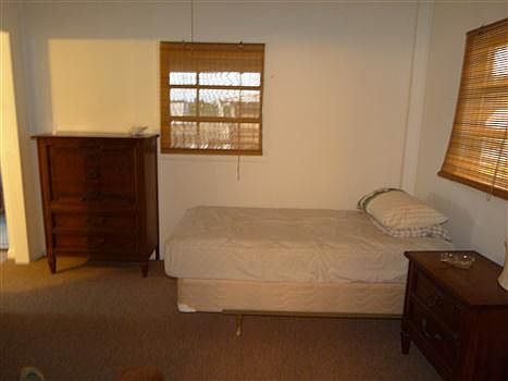 4th image of 1323 Lake Dr