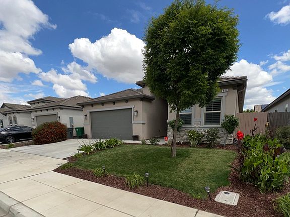 3rd image of 889 Coloma Pl