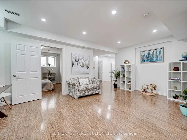 2359 Pilgrim Sq #BASEMENT — Photo 2