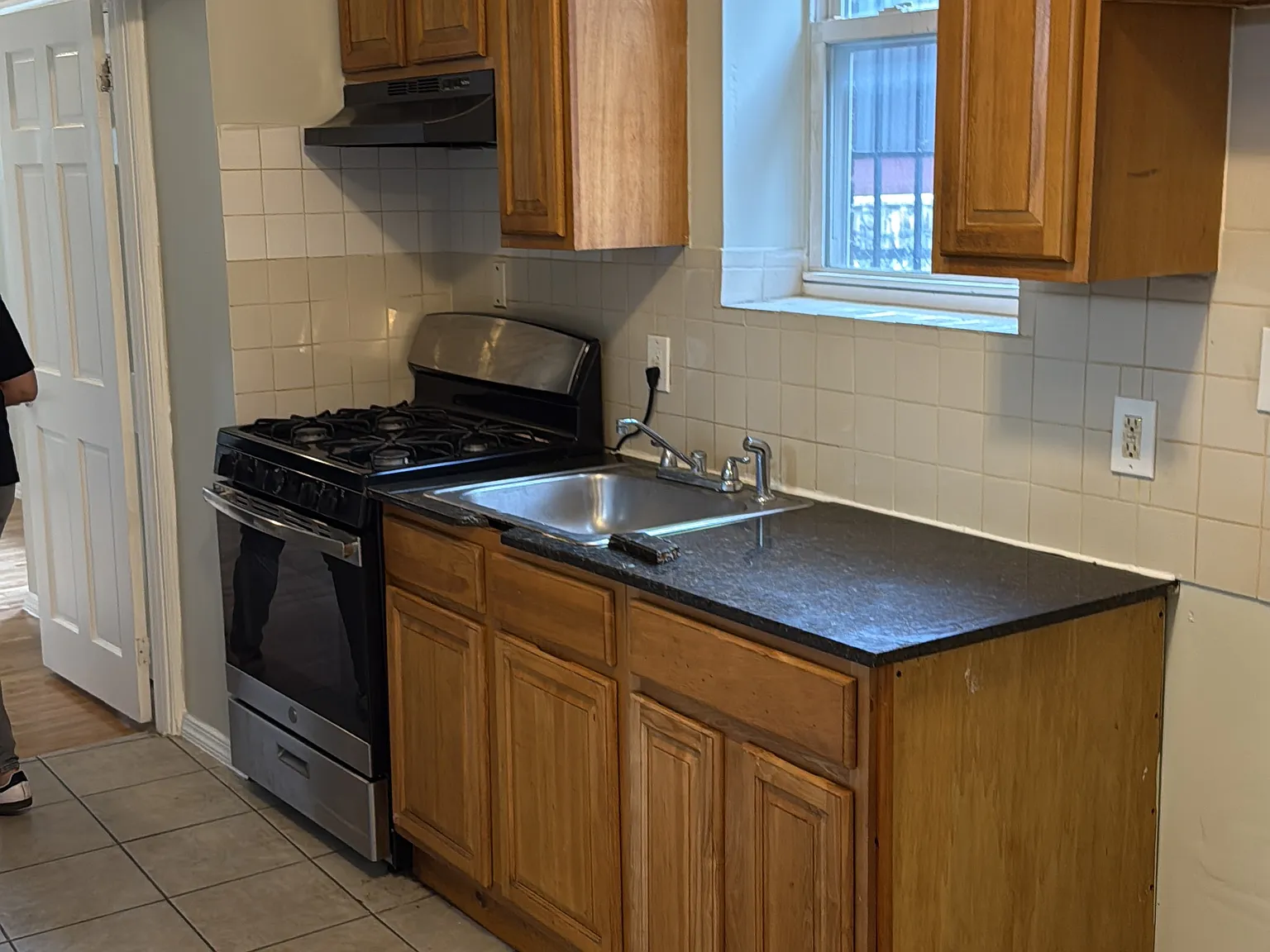 1 bed, 850 sqft, $1,695 — Photo 3