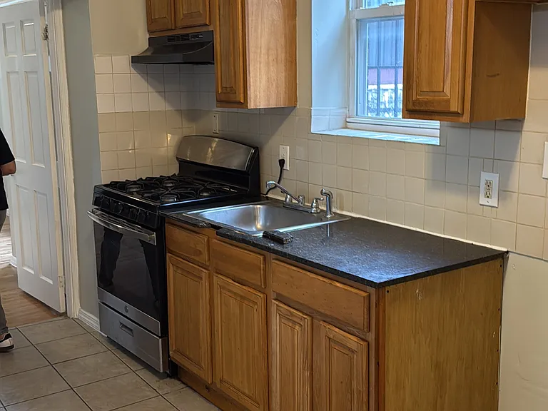 210 N 15th St #4A — Photo 3