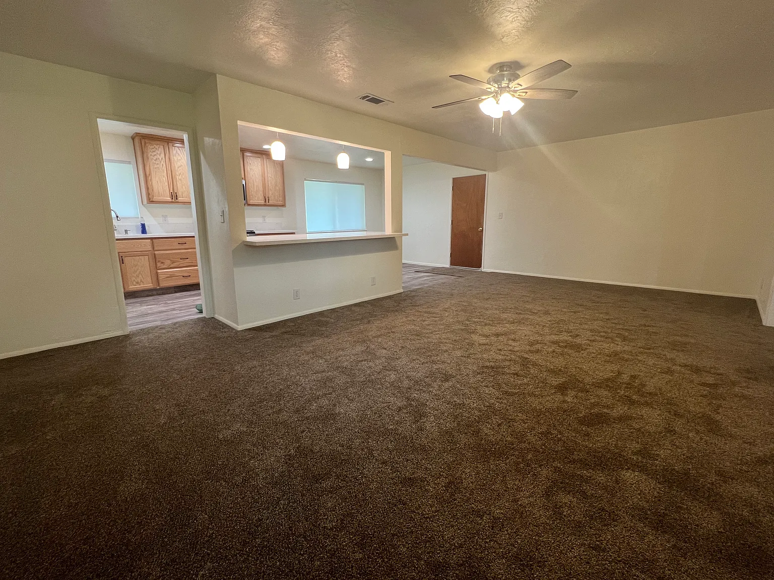 4 bed, 1813 sqft, $2,050 — Photo 2