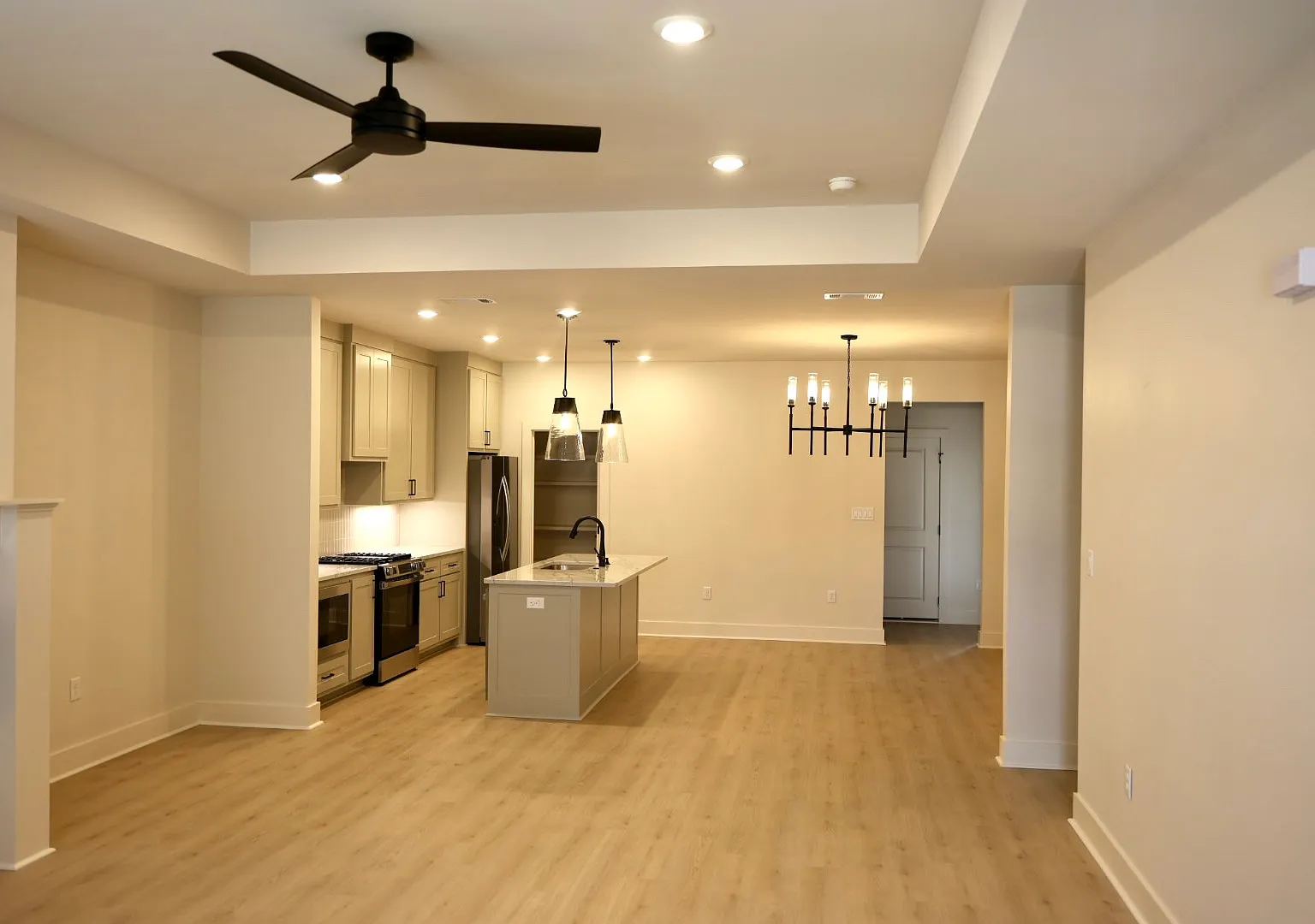 2 bed, 1440 sqft, $2,399 — Photo 2