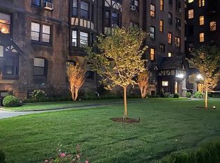 200 Martine Ave #4, White Plains, NY 10601