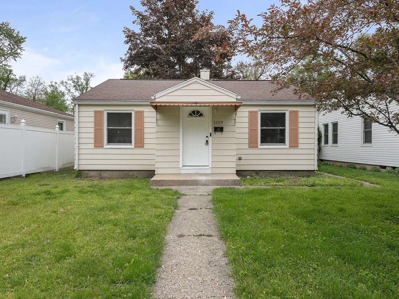 1129 W Beale St — Photo 2
