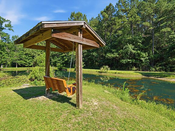 5th image of 442 Sun Valley Ln