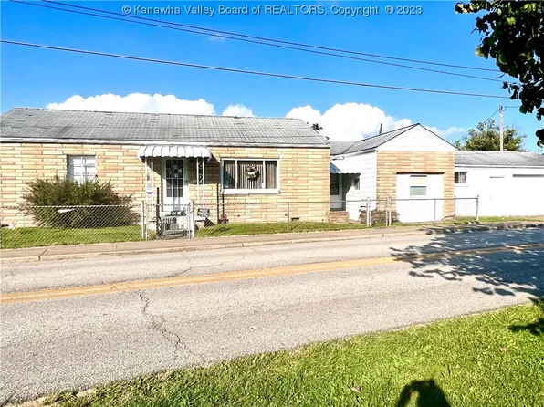 1702 Charles Ave, Dunbar, WV 25064