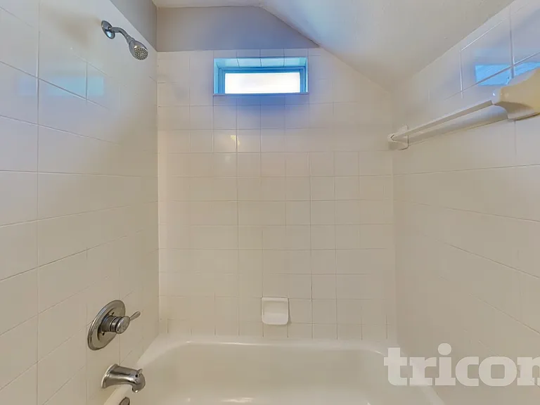 272 Silver Glen Ave — Photo 16