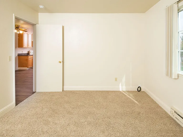 Peppertree Apartments — Photo 7