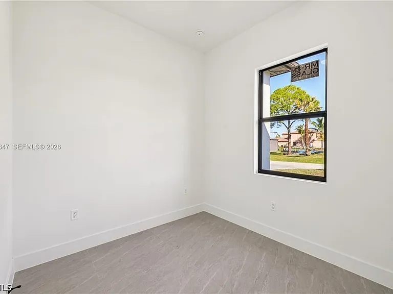 4402 E 19th St — Photo 11