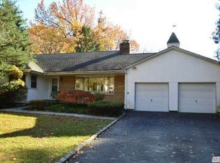 3 Old Estate Rd, Glen Cove, NY 11542