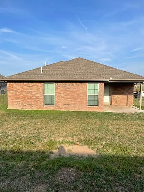3 bed, 1671 sqft, $1,550 — Photo 2
