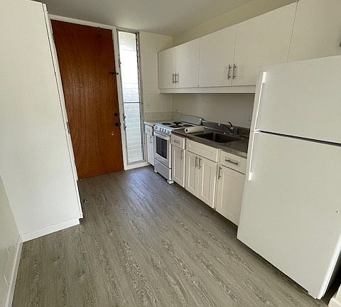 4th image of 1243 Heulu St APT 202