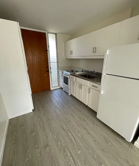 1243 Heulu St #202 — Photo 4