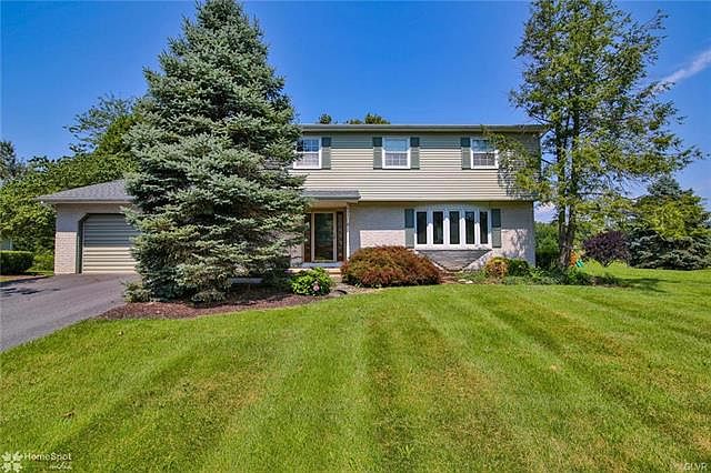 1st image of 445 Dogwood Ln