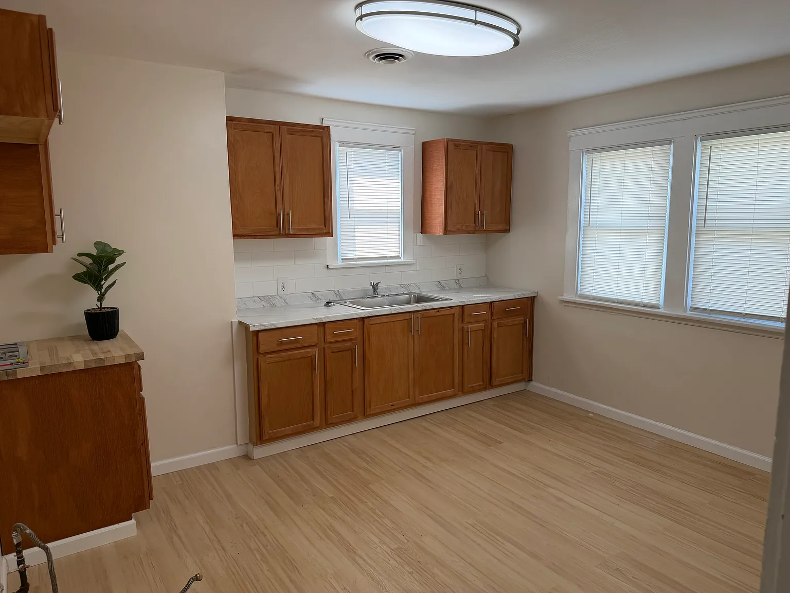 3 bed, 1072 sqft, $1,475 — Photo 3