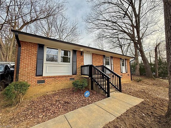 4th image of 2010 Sharonbrook Dr