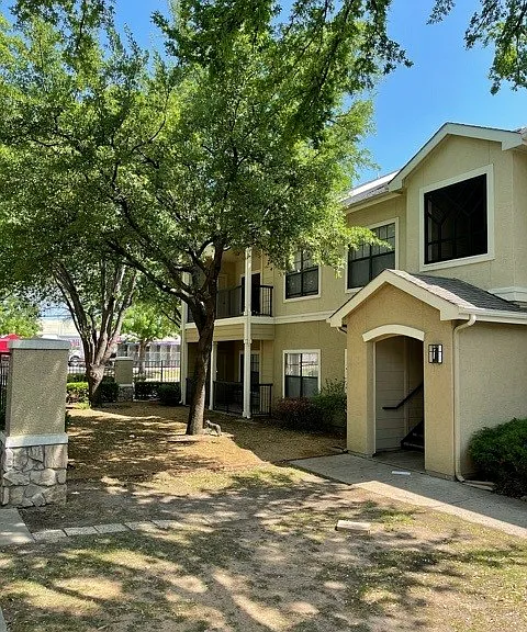Arlington Park Villas — Photo 10