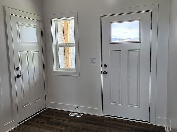 3rd image of 1801 Camblin Dr