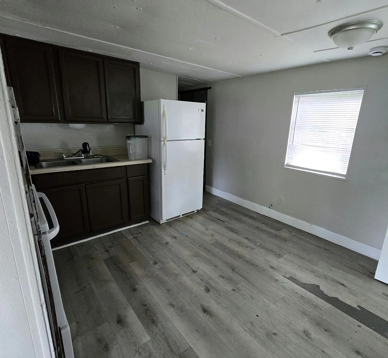 2 bed, $844 — Photo 2