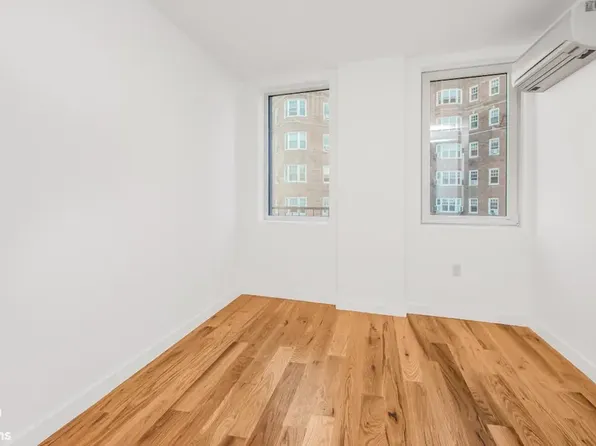 205 Cabrini Boulevard image 11 of 18