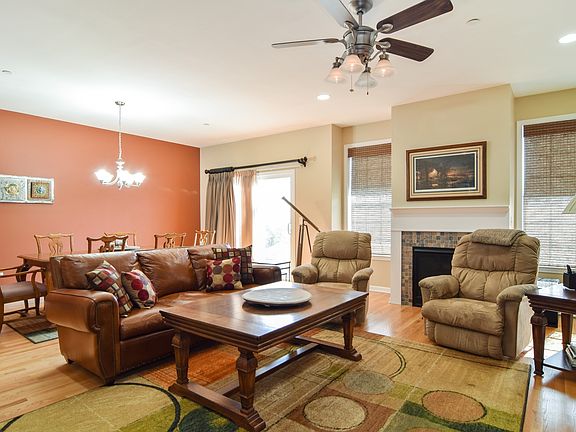 3rd image of 547 Bobby Ann Ct