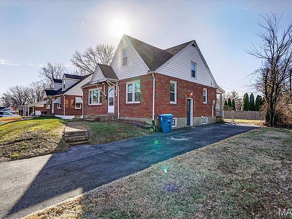 3rd image of 8910 Harold Dr