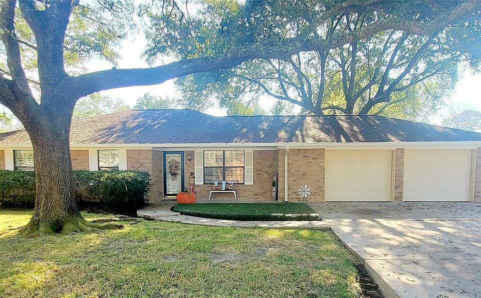 1st image of 321 Lisa Ln