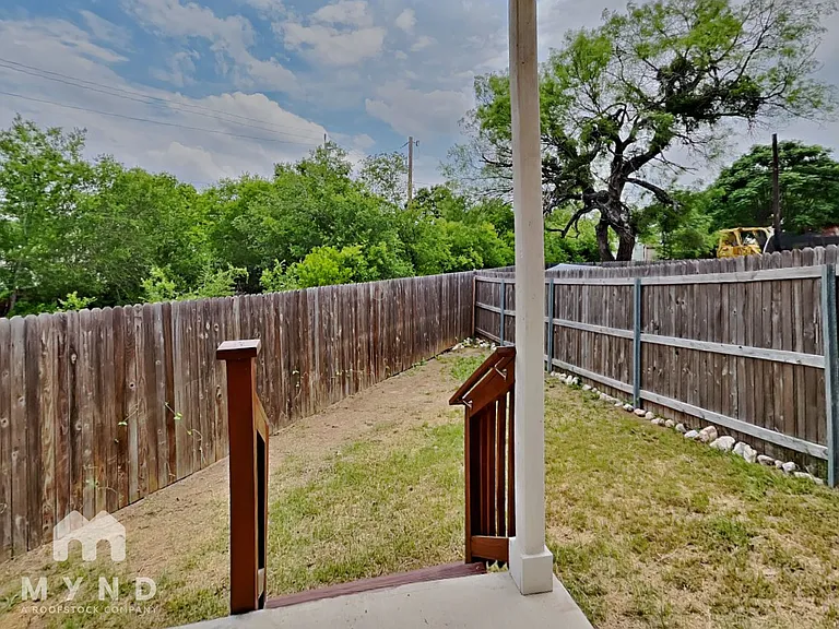 2230 Sandlewood Cv #102 — Photo 18