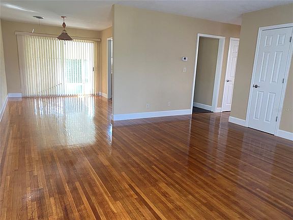 3rd image of 2007 Schulte Ave #2