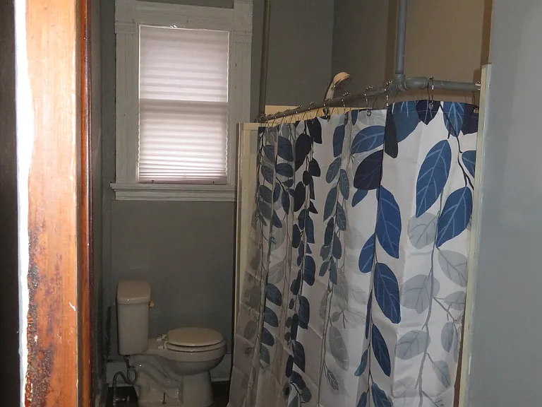 431 W Howard St #4 — Photo 11