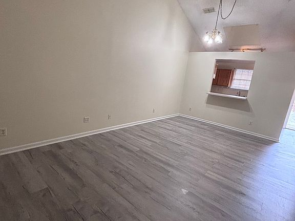 5th image of 315 Madison Ave