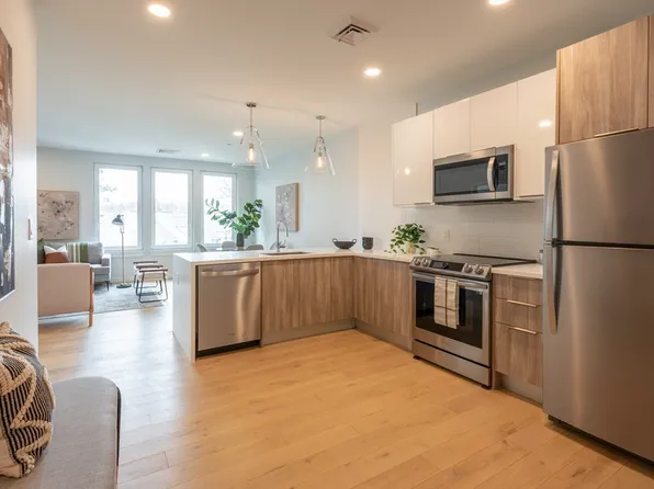 71 Bow St #501, Somerville, MA 02143