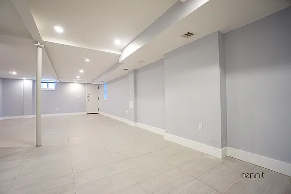 Rented by Rennit Inc. | media 35