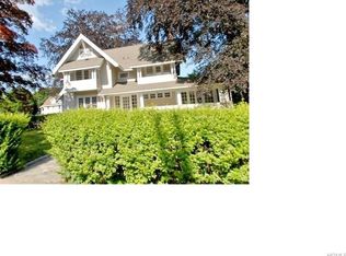 40 Beechmont Ave, Bridgeport, CT 06606