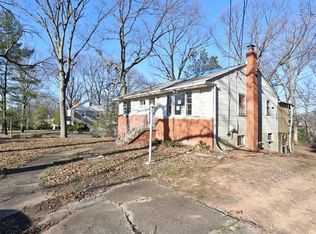 9356 Dubarry Ave, Lanham, MD 20706