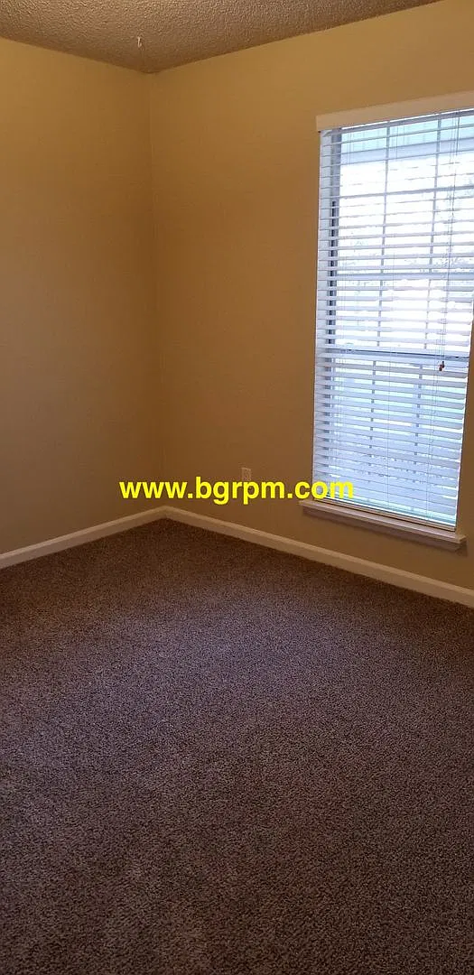 3 BD, 2 BA, Home in Sherwood — Photo 3