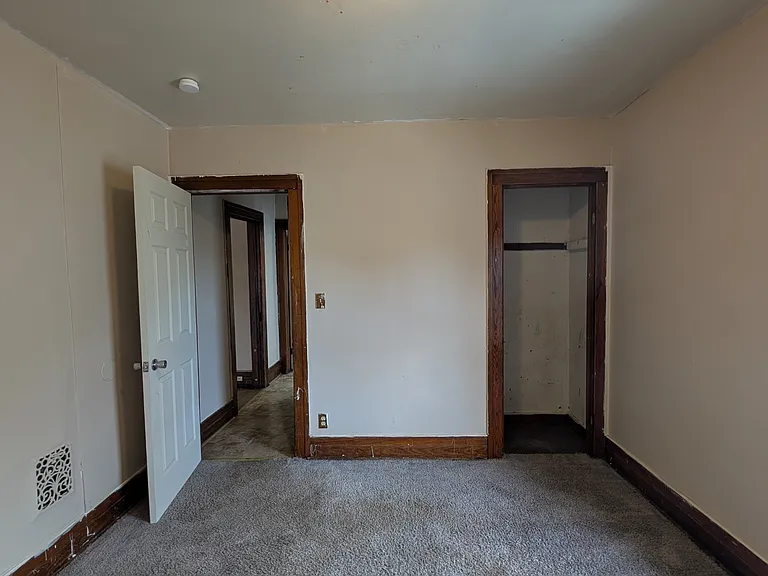 30 W Henry St — Photo 8
