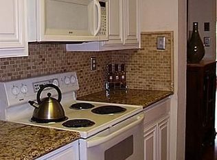 2476 Southcourt Cir, Irving, TX 75038