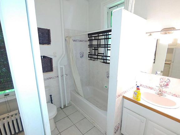 5th image of 624 Summit Ave #4