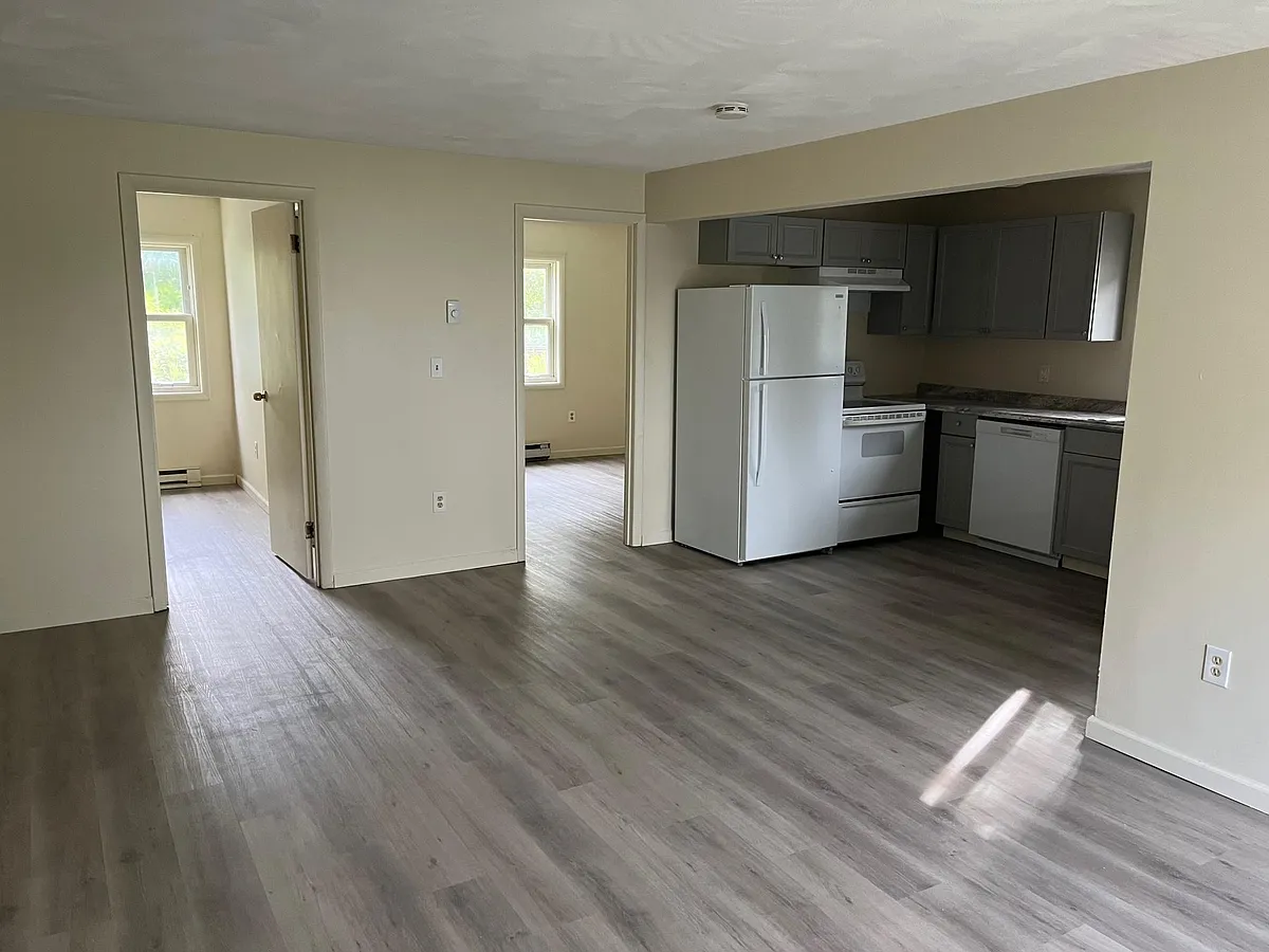 Building Photo - 15 Redfield Ave #4