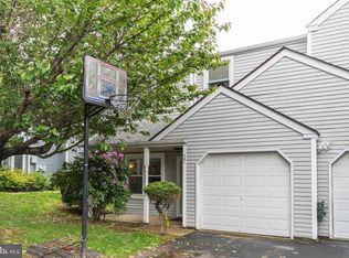 17 Country Lane Way, Philadelphia, PA 19115