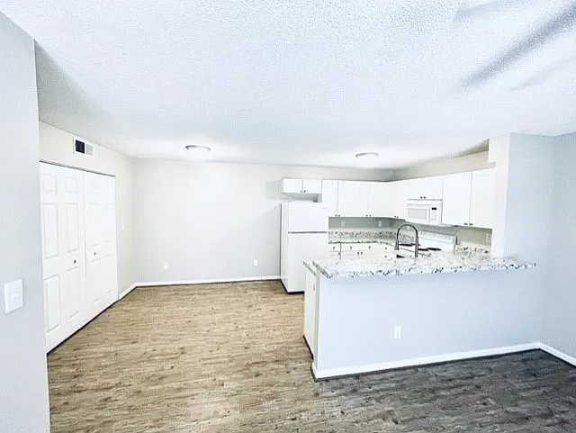 201 Notting Hill Cir #1-205 — Photo 9