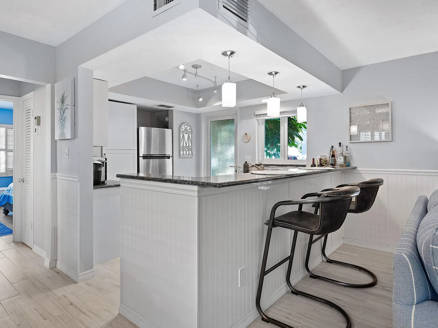1 bed, 1.0 bath, 719 sqft, $6,000 — Photo 3