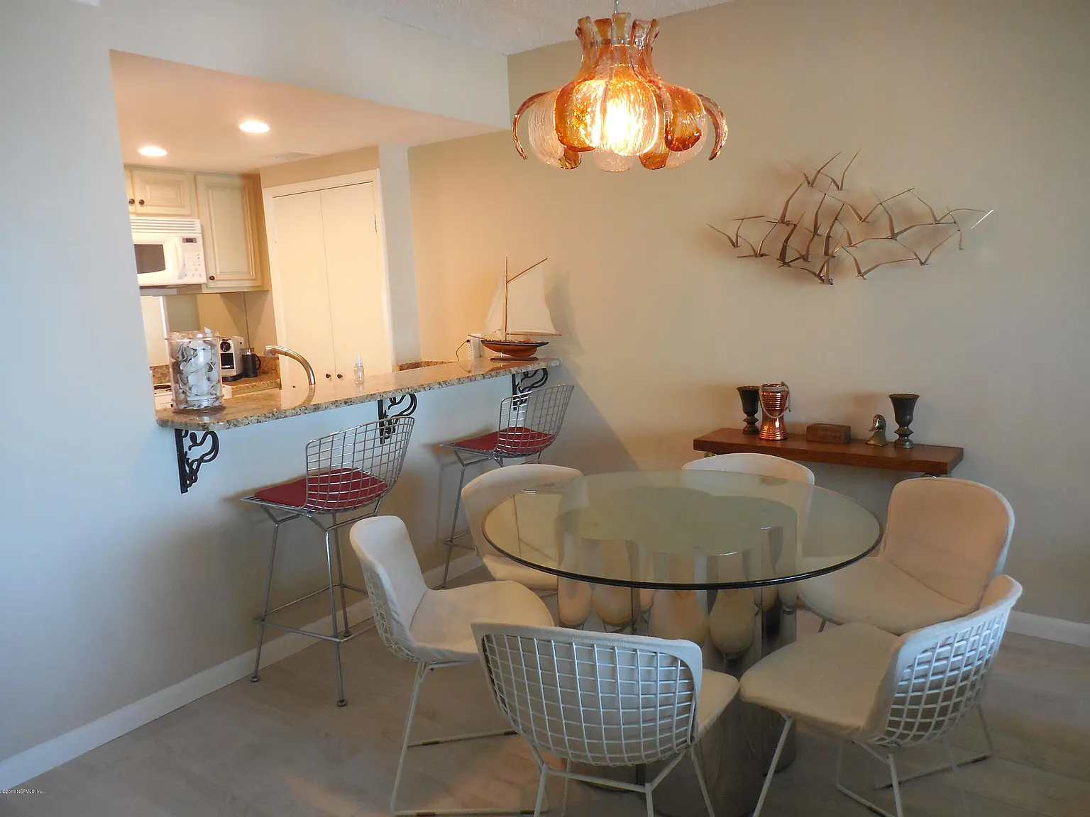 1 bed, 1.0 bath, 715 sqft, $3,500 — Photo 3